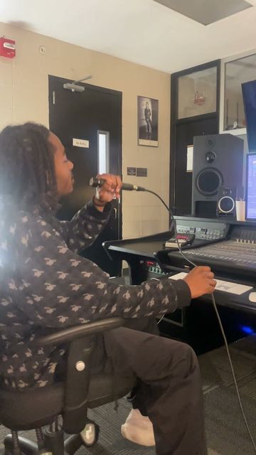 A Minute at the Mixing Desk, No Commentary